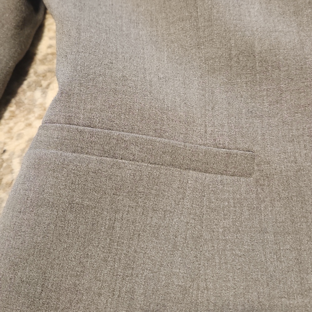 Tahari Gray Blazer - Picture 3 of 5